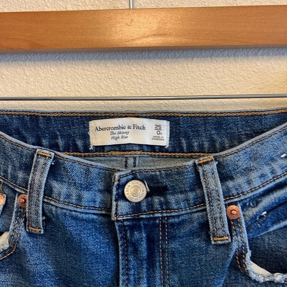Abercrombie Distressed Medium Wash High Rise Skinny Jeans - Picture 9 of 13